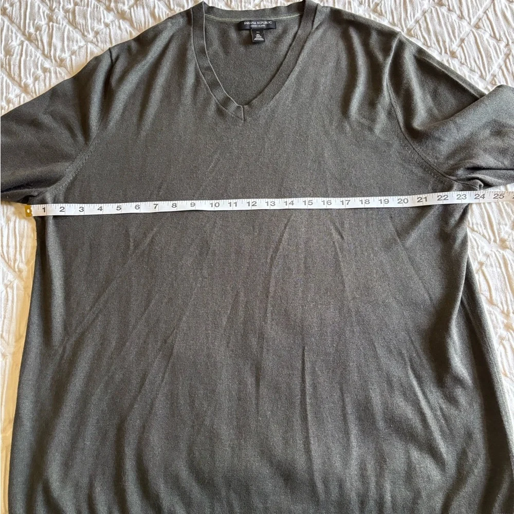 BANANA REPUBLIC SILK COTTON CASHMERE V-NECK SWEATER OLIVE‎ XLT